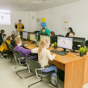 Новый класс в развлекательном центре города Томска! Скоро открытие! - Школа программирования для детей, компьютерные курсы для школьников, начинающих и подростков - KIBERone г. Лимассол
